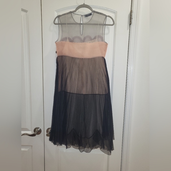 NWT PRADA PLEATED COLORBLOCK ORGANZA DRESS SIZE IT 40 / US 4 - Picture 10 of 15